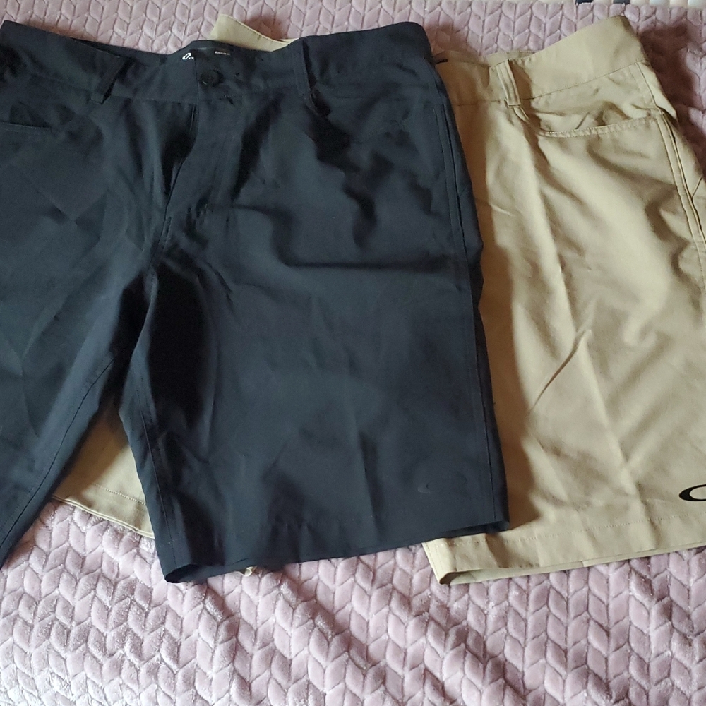 Oakley Men's Black and Khaki Performance Shorts